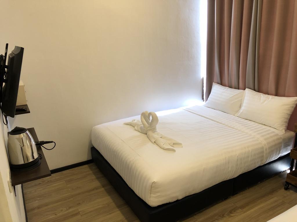 Glur Phuket Patong Beach - SHA Certified Exterior foto